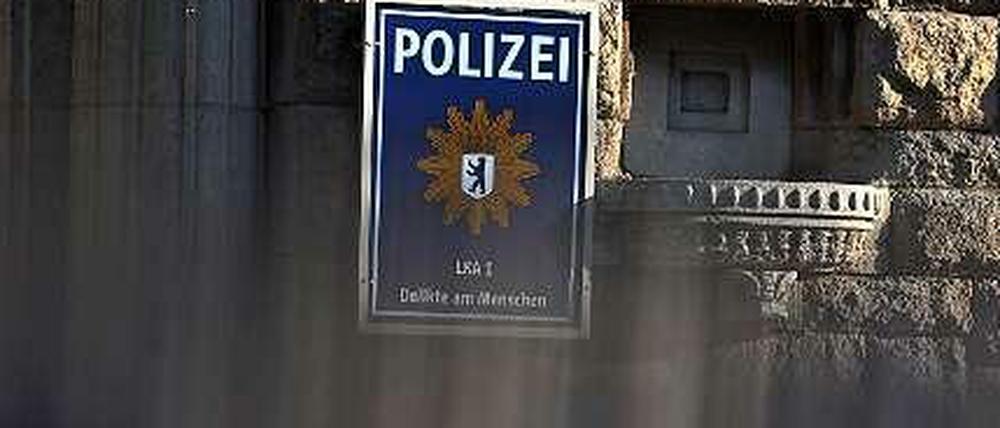 "Delikte am Menschen" ermittelt das Landeskriminalamt (LKA) in der Keithstraße (Symbolfoto).