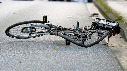 Schwerer Fahrradunfall in Moabit - eine Frau schwebt in Lebensgefahr. (Symbolbild)