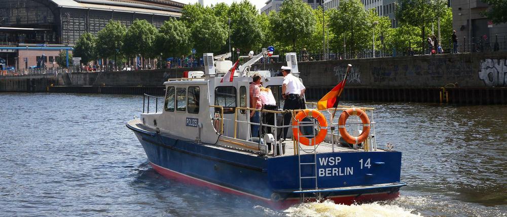 Die Boote der Berliner Wasserpolizisten sind nicht mehr ganz taufrisch.
