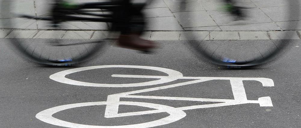Mit dem Fahrrad durch Berlin ist oft gefährlich (Symbolbild).