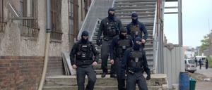 Polizisten durchsuchten am Dienstag die Ibrahim-Al-Khalil-Moschee in Berlin-Tempelhof.