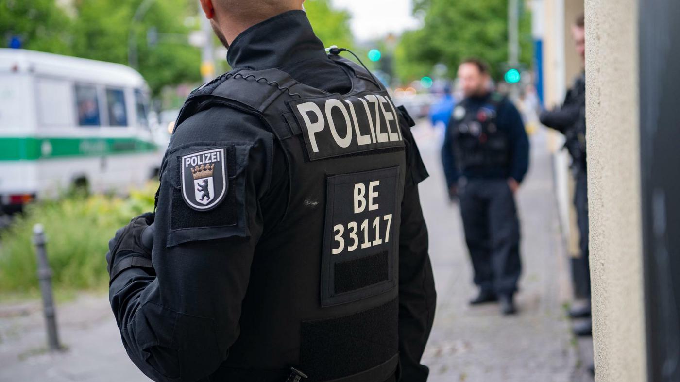 Nach DrogenRazzia im Berliner ClanMilieu Haftbefehl gegen mutmaßlichen KoksTaxiBetreiber