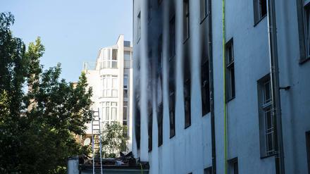 In diesem Hinterhaus in der Reichenberger Straße war am frühen Freitagmorgen ein Feuer ausgebrochen.