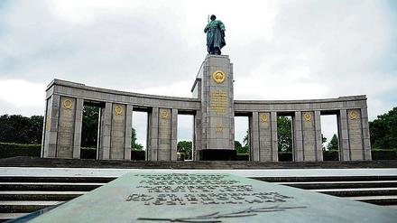 Sowjetisches Ehrenmal im Großen Tiergarten an der Straße des 17.Juni.