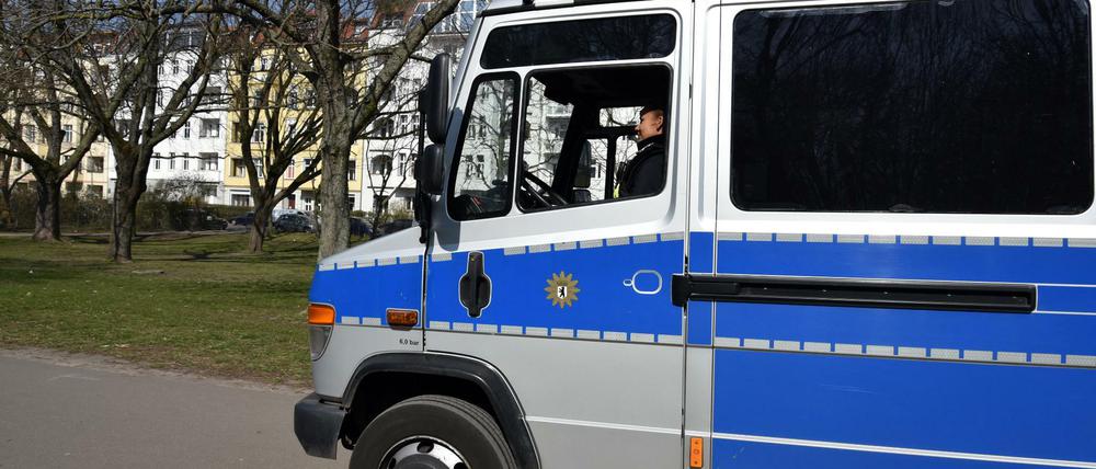 Berliner Polizisten müssen nach einem Einsatz in Biesdorf in Quarantäne.