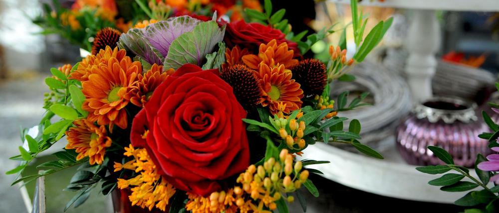Ein Blumenstrauß als Dankeschön für Lehrer darf künftig mehr als zehn Euro kosten.