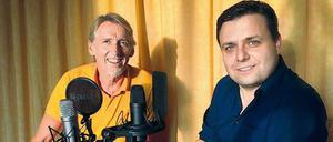Das Podcast-Duo: Schul-Profi Helmut Hochschild (links) wird befragt vom Radiojournalisten und Moderator Leon Stebe.
