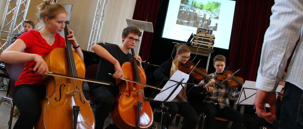 Auch am Gymnasium Steglitz gibt es ein großes Musikangebot. Hier spielen Schüler beim Tag der offenen Tür. 