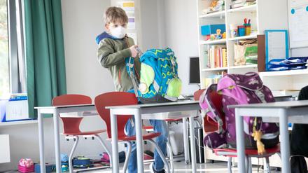 Vorsichtige Rückkehr – an den neuen Schulalltag müssen sich Kinder und Lehrer noch gewöhnen.