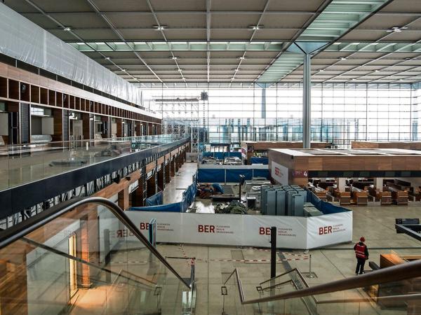Flughafen BER. Die Baustelle soll am 30. Juni 2016 fertig sein.