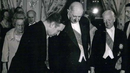 Bundespräsident Lübke und der französische Staatspräsident de Gaulle bei der feierlichen Einweihung der Botschaft der Bundesrepublik Deutschlands in Paris.