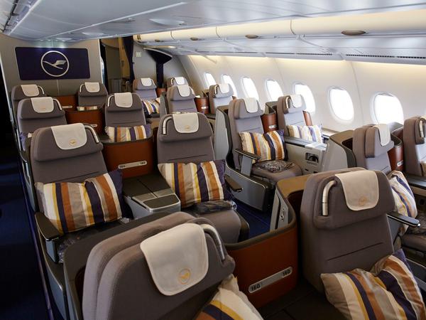 Keine Einzelplätze. Lufthansa-Kunden beschweren sich bisweilen über zu wenig Privatsphäre.