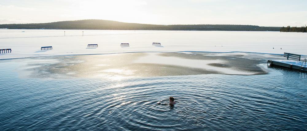 Es kostet Überwindung: Eisbaden in Finnland.