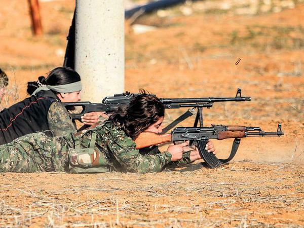 Kurdinnen im Kampf gegen Islamisten in Nordsyrien.