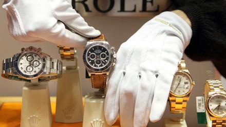 Sündhaft teuer. Eine Rolex-Uhr am Handgelenk gilt als Statussymbol schlechthin.