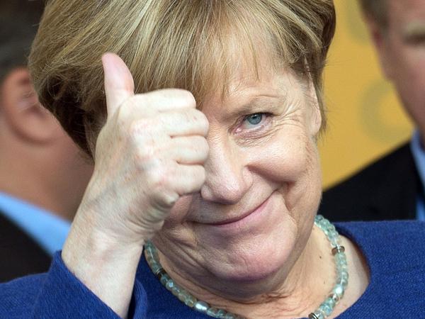 Auch Kanzlerin Angela Merkel weiß: Die Menschheit giert nach Likes.