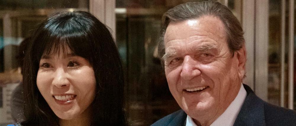 Der frühere Bundeskanzler Gerhard Schröder und seine Ehefrau Soyeon Schröder-Kim