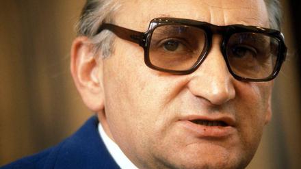 Egon Bahr 1975 als Bundesminister.