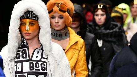 Models zeigen Kreationen des Labels Bogner auf der Berliner Fashion Week.