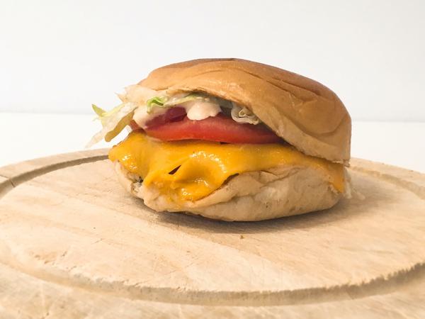 Kommt einem "echten" Burger am nächsten: der "Beyond Burger" von "Vedang" schnitt im Genuss-Test am besten ab.