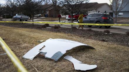 Trümmerteile der Boeing stürzten in ein Wohngebiet der Ortschaft Broomfield in Colorado.