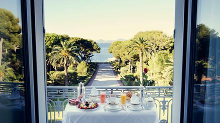 Alles üppig, auch das Frühstück im eigenen Zimmer: Hotel du Cap-Eden-Roc bei Antibes.