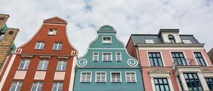 Restaurierte Giebelhäuser in der Kröpeliner Straße.