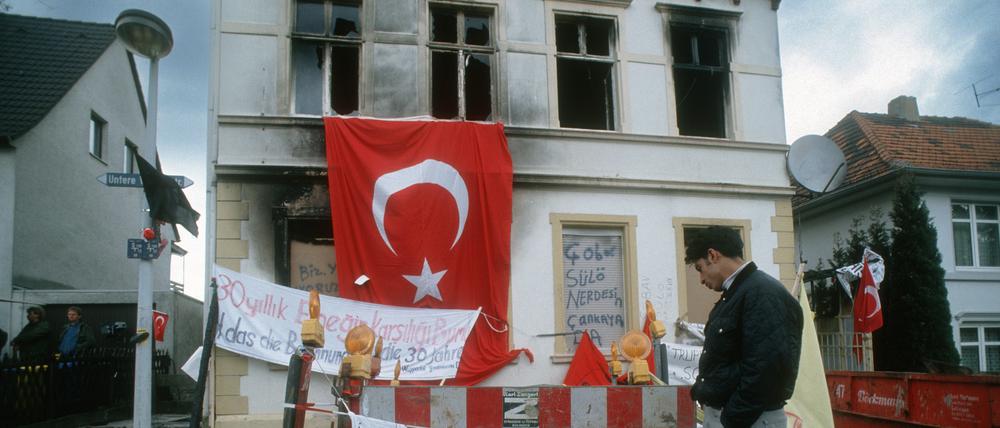 Tatort. Das ausgebrannte Haus der Familie Genç am 31. Mai 1993, zwei Tage nach dem Brandanschlag.