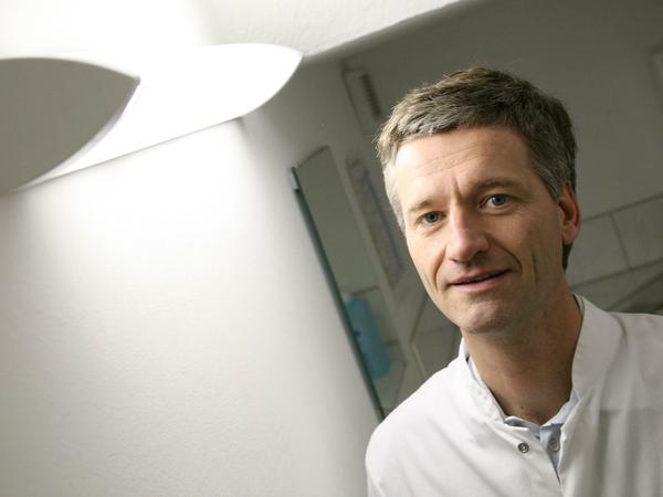 Dr. Dieter Kunz, Leiter der AG Schlafforschung am Institut für Physiologie an der Charite in Berlin-Mitte.Foto: Thilo Rückeis
