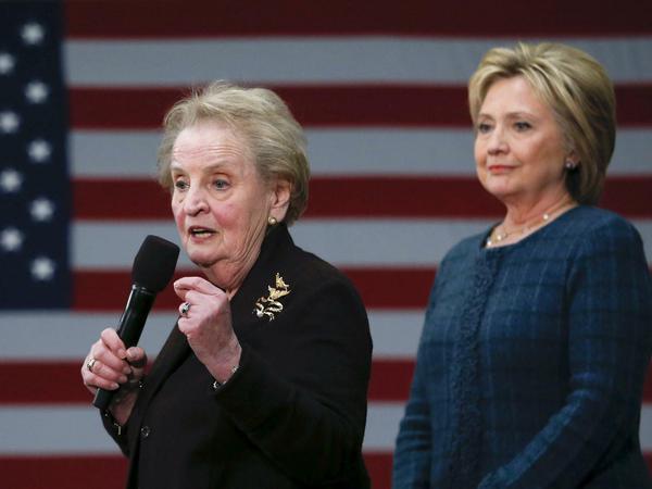 Albright unterstützte Hillary Clinton bei den Präsidentschaftswahlen 2016. Auch privat sind die Frauen gut befreundet.