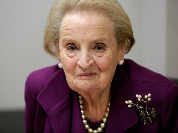 Madeleine Albright ist Mutter von drei Kindern, aber sie sagt, sie habe sich als Hausfrau gelangweilt.