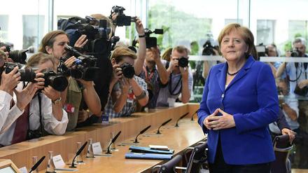Unter Druck: Angela Merkel muss sich nach den Terroranschlägen erklären.