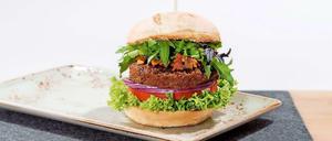 Sieht appetitlich aus. "Übermorgen" heißt der neue Burger der Kette "Hans im Glück". Anstelle von Fleisch enthält er Buffalowürmer.