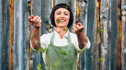 Rebecca Clopath hat sich als „Naturköchin aus Leidenschaft“ neu erfunden und pflegt in Workshops im schweizerischen Lohn eine ultrakonsequente Regionalküche.