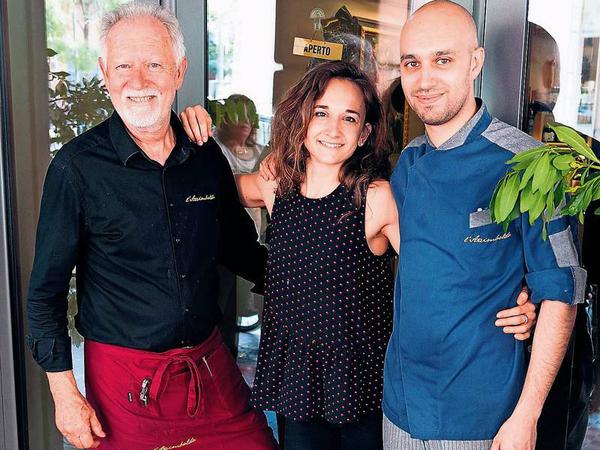 Das Dreigestirn aus dem „L’ Arcimboldo“: Federica Fara mit ihrem Partner, dem Küchenchef Daniele Meli (re.) und Vater Claudio Meli