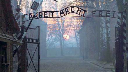 das Tor zum Konzentrationslager, wie es heute erhalten ist