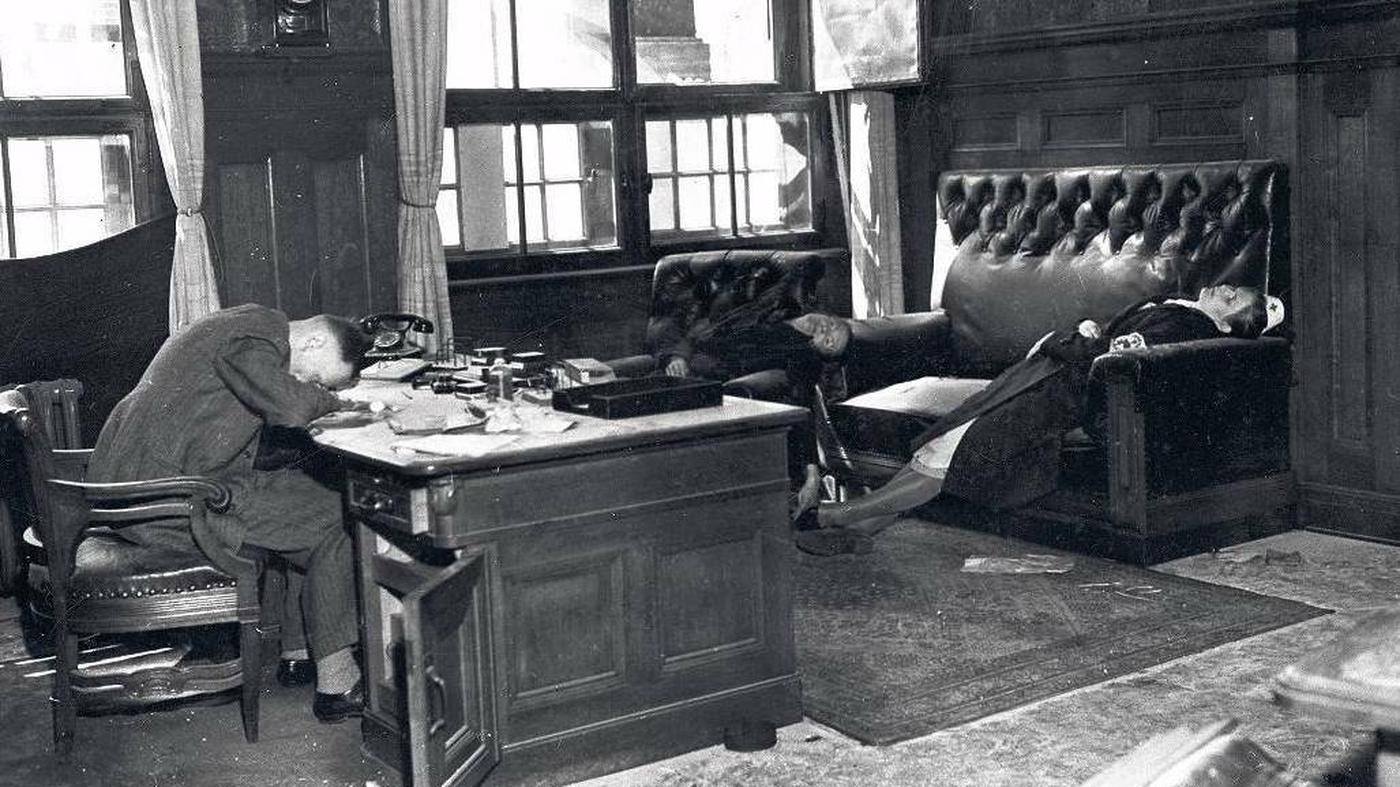 Massenselbstmord Mit Gift, Strick und Kugel