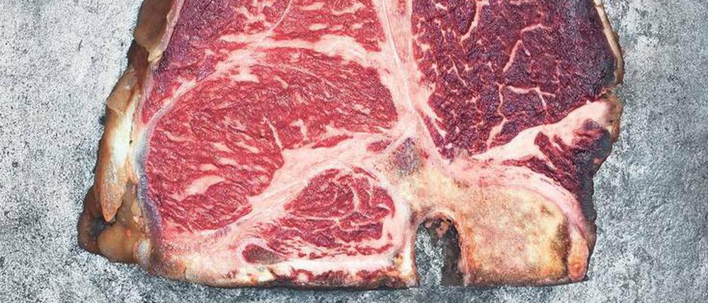 Porterhouse oder T-Bone-Steak, in Italien heißt es Bistecca alla Fiorentina; es hat Filet und Knochen. 