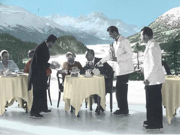 Der Service steht. Als man in St. Moritz noch kiloweise Kaviar auftischte, schenkten die Kellner auf Schlittschuhen Champagner nach. 