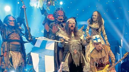 Skurril und erfolgreich: Die finnische Hardrockband Lordi 2006 feiert ihren Sieg im Wettbewerb.
