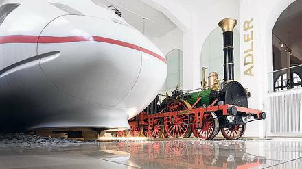 Im Historischen Eisenbahnmuseum kann man die Replik der ersten deutschen Dampflok "Adler" bestaunen.