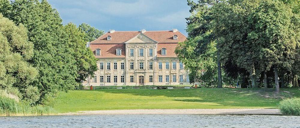 Schloss Kummerow in der Mecklenburger Seenplatte hat eine Ausstellung weltbekannter Fotokünstler.