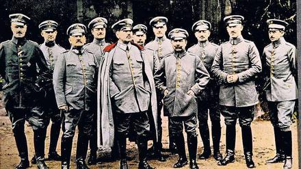 Generaloberst Alexander von Kluck (mit Cape) kommandierte im Sommer 1914 die 1. Armee.