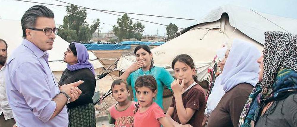 Jan Kizilhan in einem nordirakischen Flüchtlingslager.