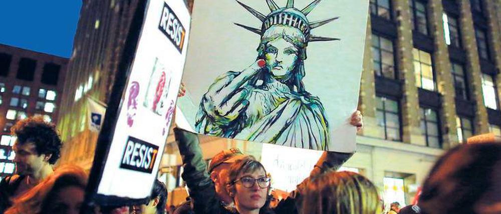 Die Freiheit ist weiblich. Am internationalen Frauentag gingen die Widerständlerinnen gegen die US-Regierung in New York auf die Straße.