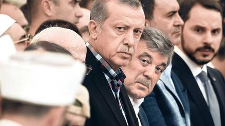 Ob sich Abdullah Gül (r.) aus Recep Tayyip Erdogans Schatten traut?
