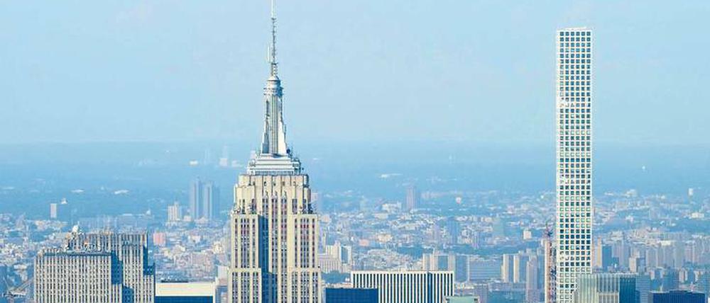 Überragend. Mit 425,8 Metern ist der Wohnturm 432 Park Avenue deutlich höher als das Empire State Building.