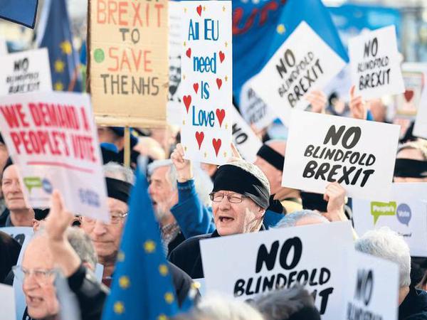 Last Minute. Offiziell soll Großbritannien am 29. März die EU verlassen. Die Brexit-Gegner demonstrieren weiter vehement.