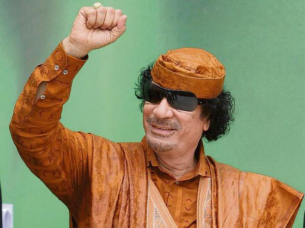 Muammar al-Gaddafi ließ seine Offiziere in Berlin behandeln.