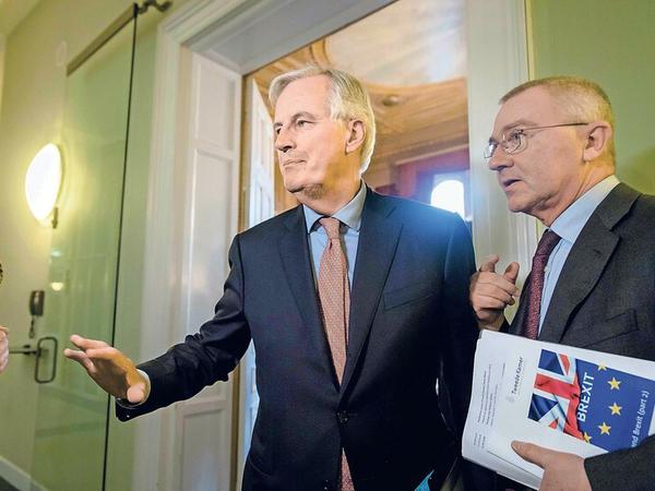 EU-Chefunterhändler Michel Barnier (links) kommt am heutigen Dienstag nach London.